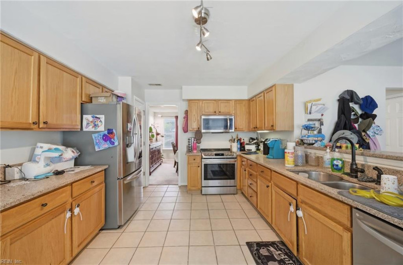 Photo 12 of 49 residential for sale in Hampton virginia