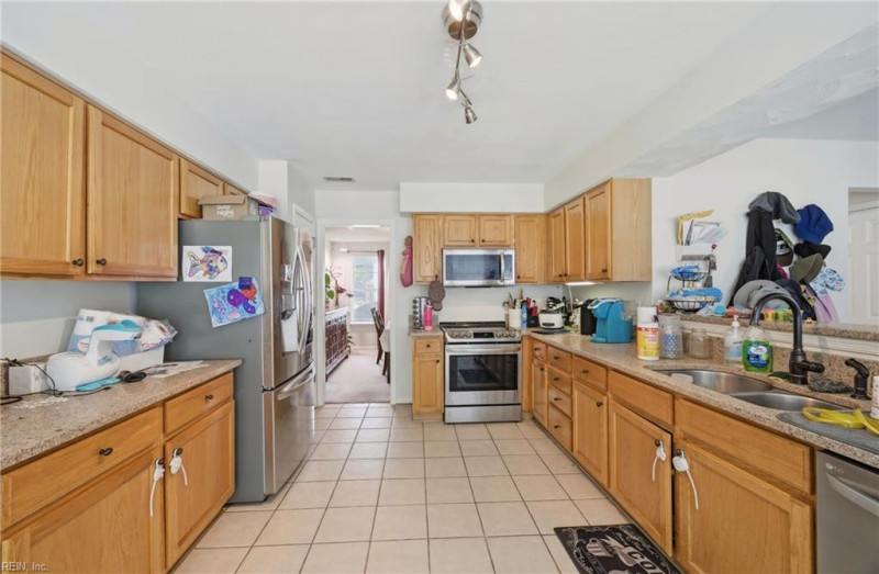 Photo 15 of 49 residential for sale in Hampton virginia