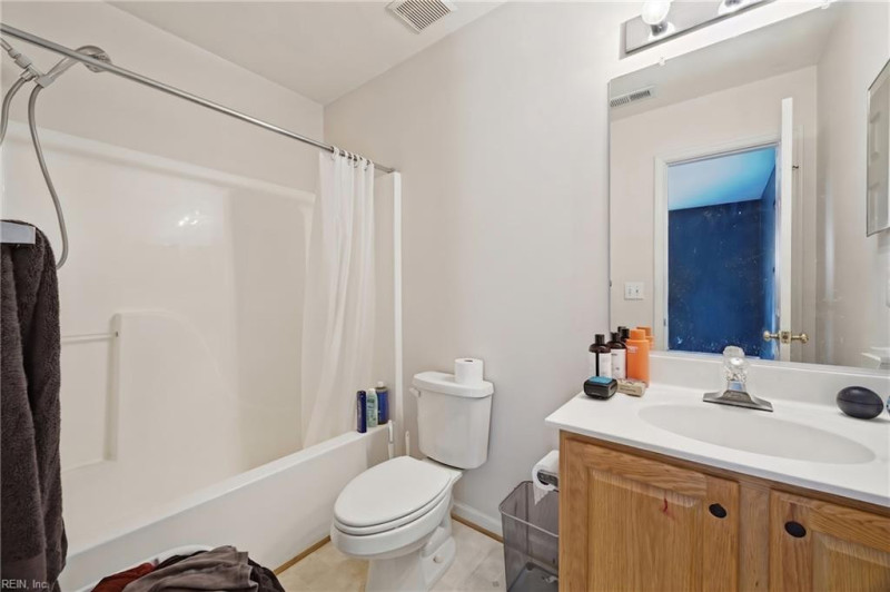 Photo 18 of 49 residential for sale in Hampton virginia