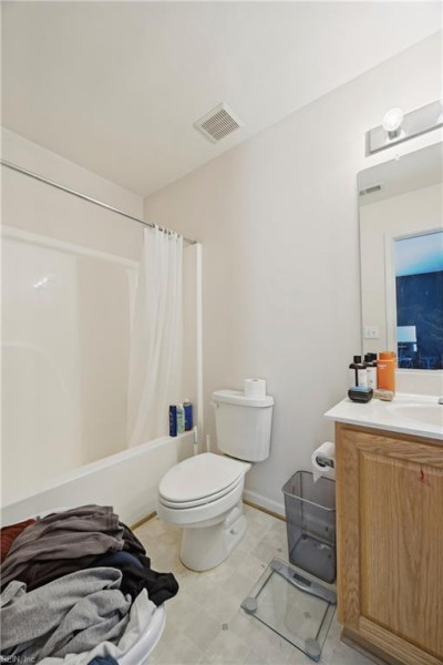 Photo 19 of 49 residential for sale in Hampton virginia