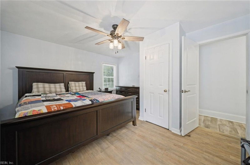 Photo 10 of 28 residential for sale in Chesapeake virginia