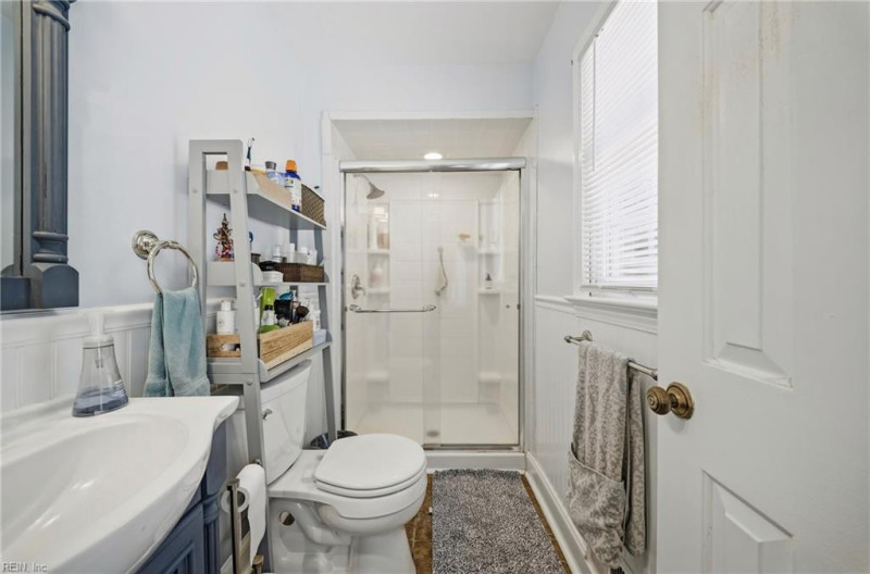 Photo 11 of 28 residential for sale in Chesapeake virginia