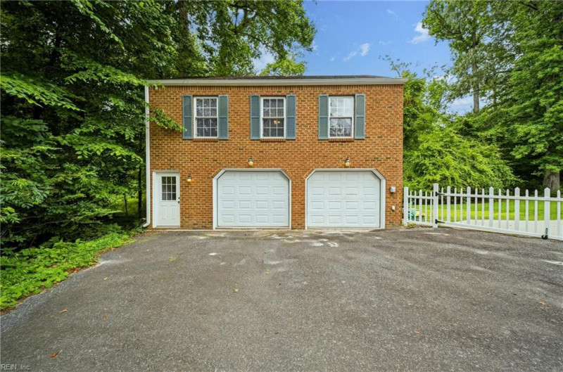 Photo 15 of 28 residential for sale in Chesapeake virginia