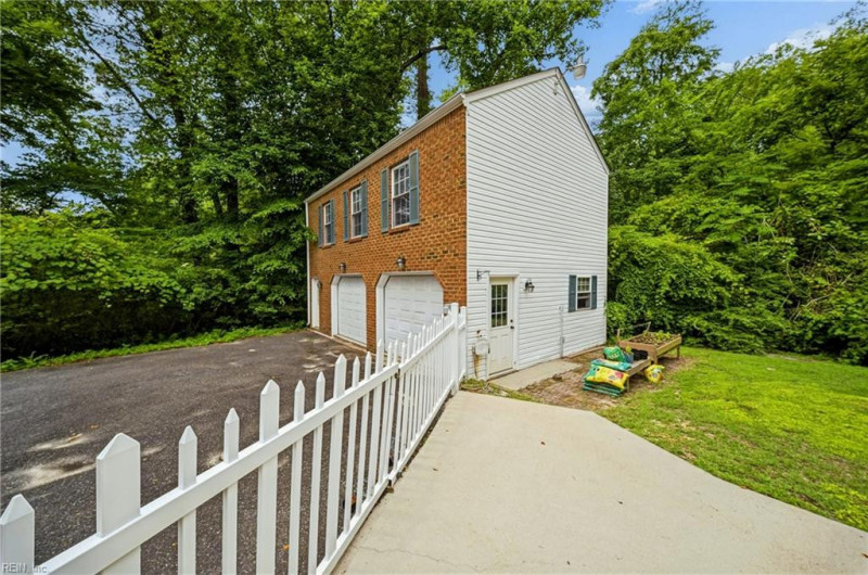 Photo 16 of 28 residential for sale in Chesapeake virginia