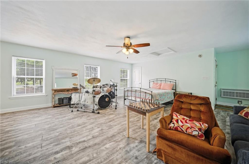 Photo 19 of 28 residential for sale in Chesapeake virginia