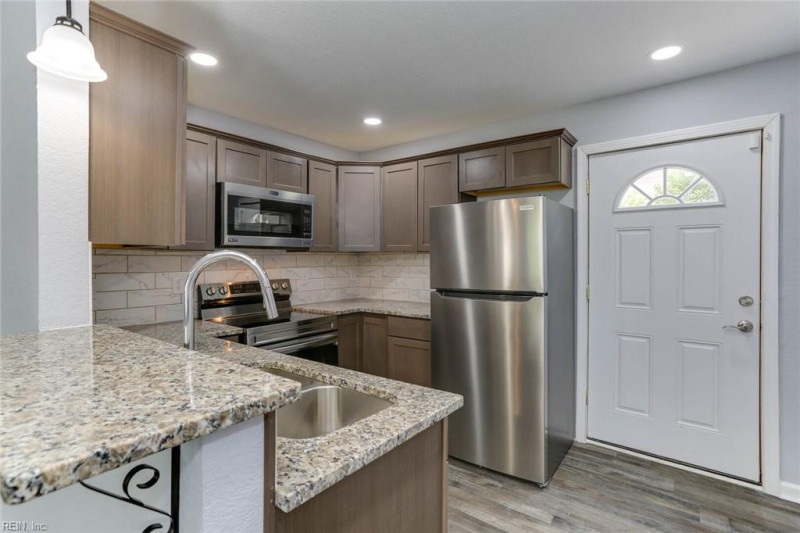 Photo 3 of 6 residential for sale in Portsmouth virginia
