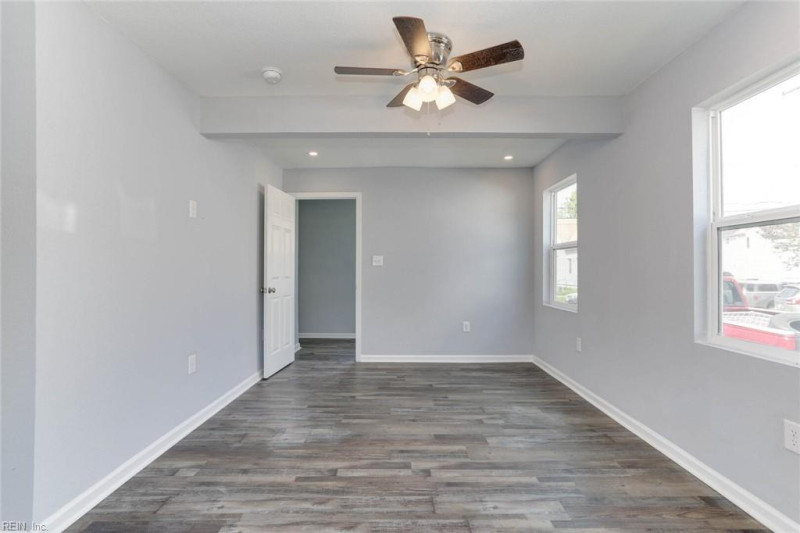 Photo 5 of 6 residential for sale in Portsmouth virginia