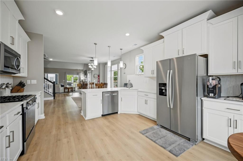 Photo 13 of 44 residential for sale in Chesapeake virginia