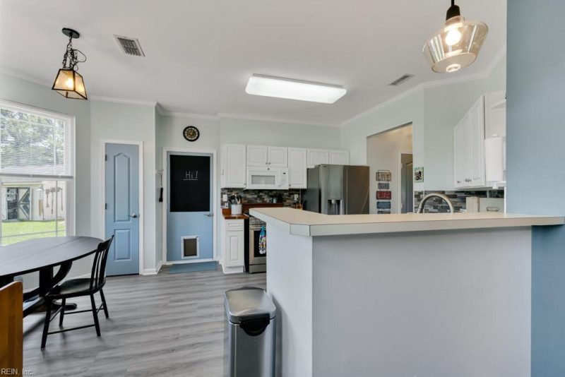 Photo 11 of 49 residential for sale in Chesapeake virginia