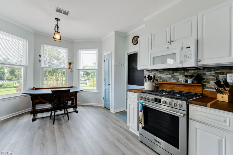 Photo 14 of 49 residential for sale in Chesapeake virginia