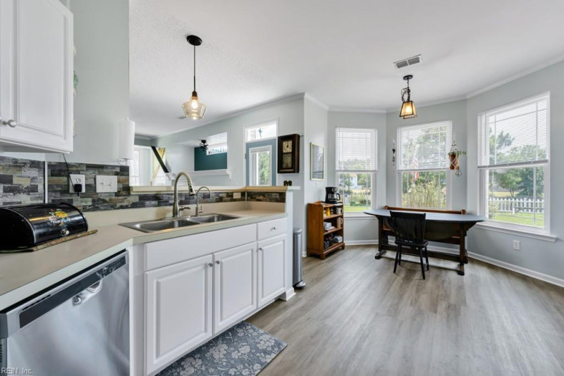 Photo 15 of 49 residential for sale in Chesapeake virginia