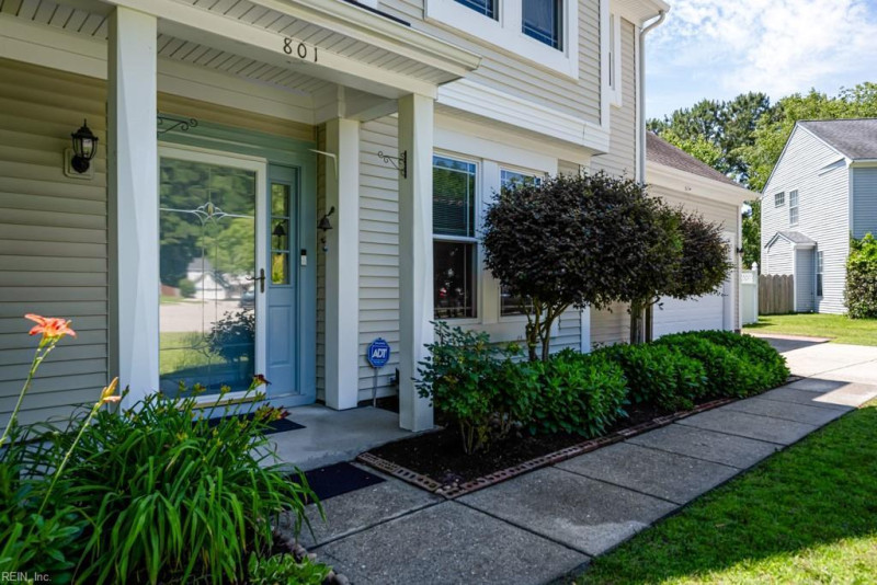 Photo 2 of 49 residential for sale in Chesapeake virginia