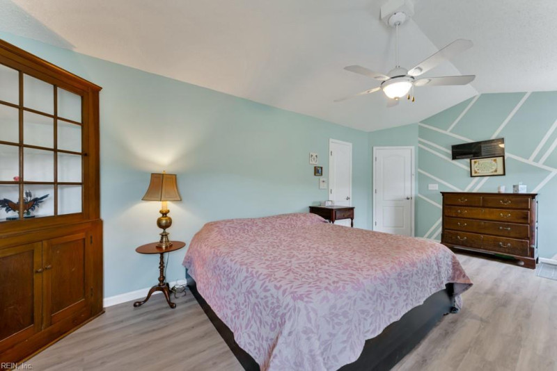Photo 20 of 49 residential for sale in Chesapeake virginia