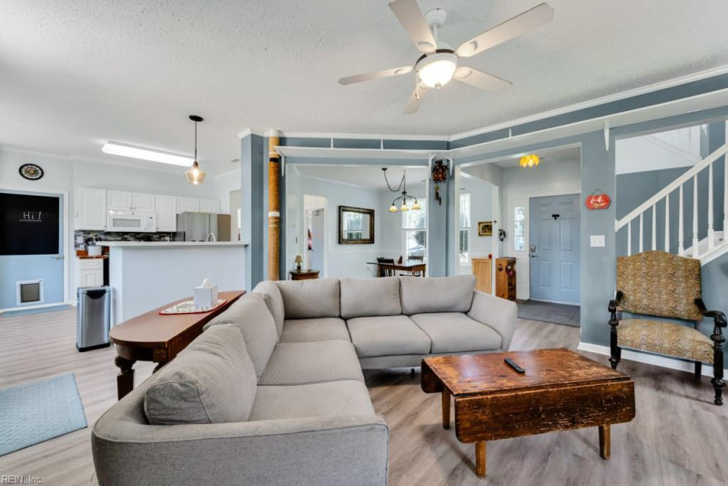Photo 9 of 49 residential for sale in Chesapeake virginia
