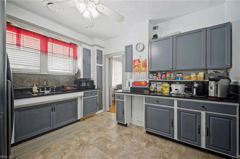 Photo 11 of 29 residential for sale in Norfolk virginia