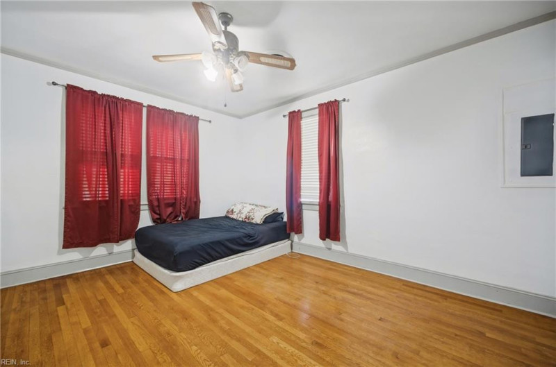 Photo 18 of 29 residential for sale in Norfolk virginia