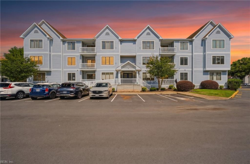 Photo 1 of 18 residential for sale in Chesapeake virginia