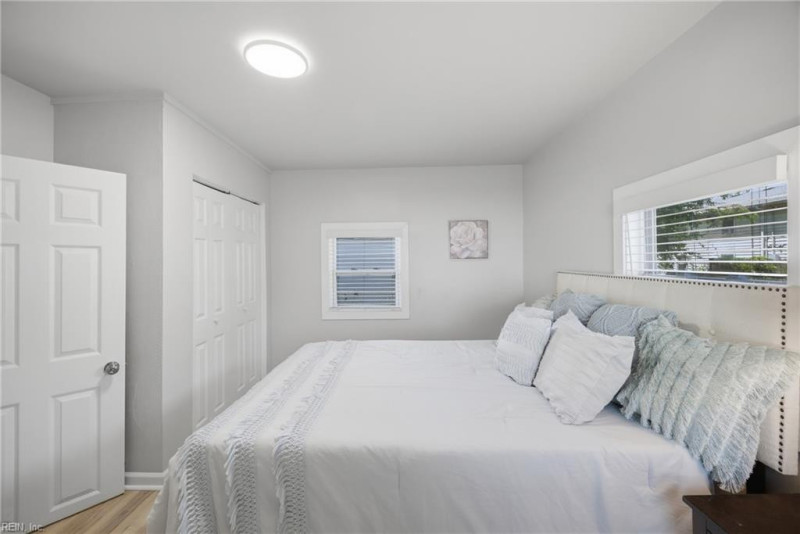 Photo 11 of 25 residential for sale in Norfolk virginia