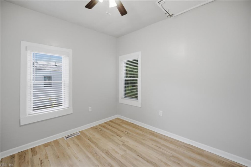 Photo 18 of 25 residential for sale in Norfolk virginia