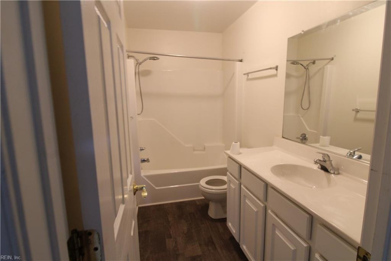 Photo 9 of 10 residential for sale in Norfolk virginia