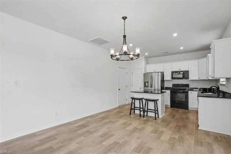 Photo 10 of 37 residential for sale in Suffolk virginia
