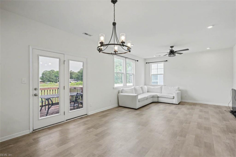 Photo 12 of 37 residential for sale in Suffolk virginia