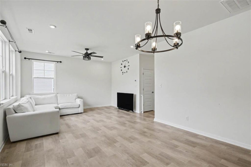 Photo 13 of 37 residential for sale in Suffolk virginia