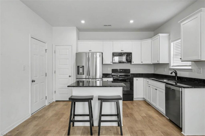 Photo 14 of 37 residential for sale in Suffolk virginia