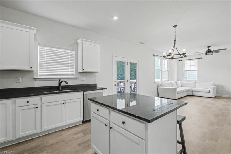 Photo 16 of 37 residential for sale in Suffolk virginia
