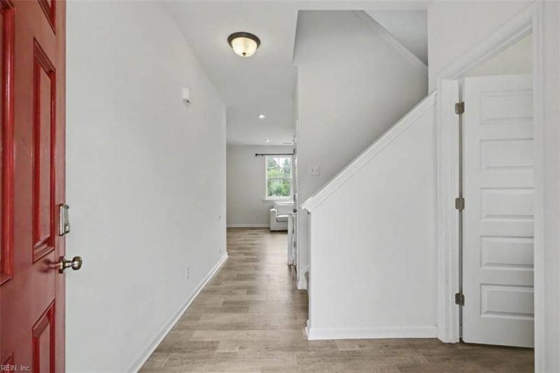 Photo 4 of 37 residential for sale in Suffolk virginia