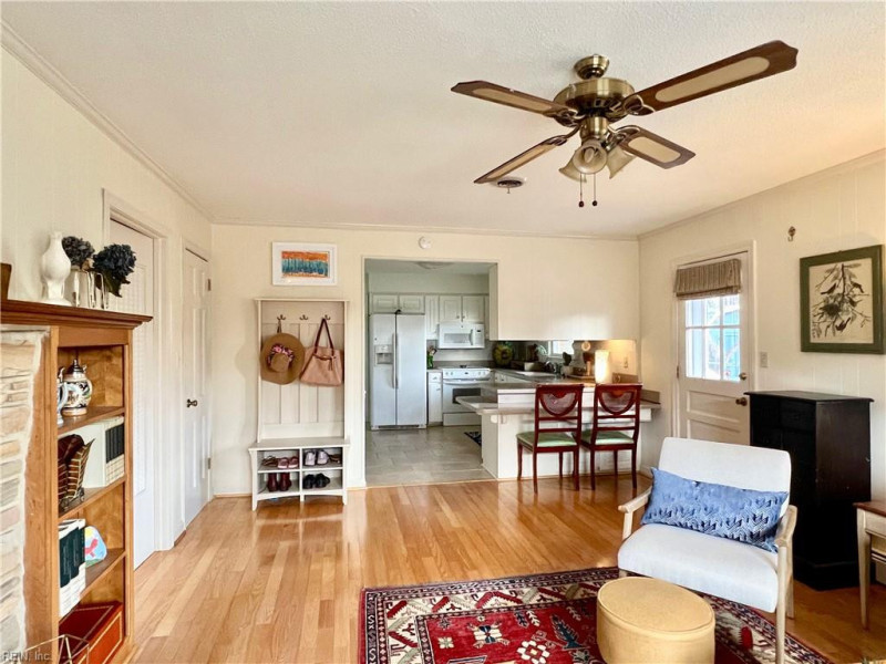 Photo 14 of 44 residential for sale in Virginia Beach virginia