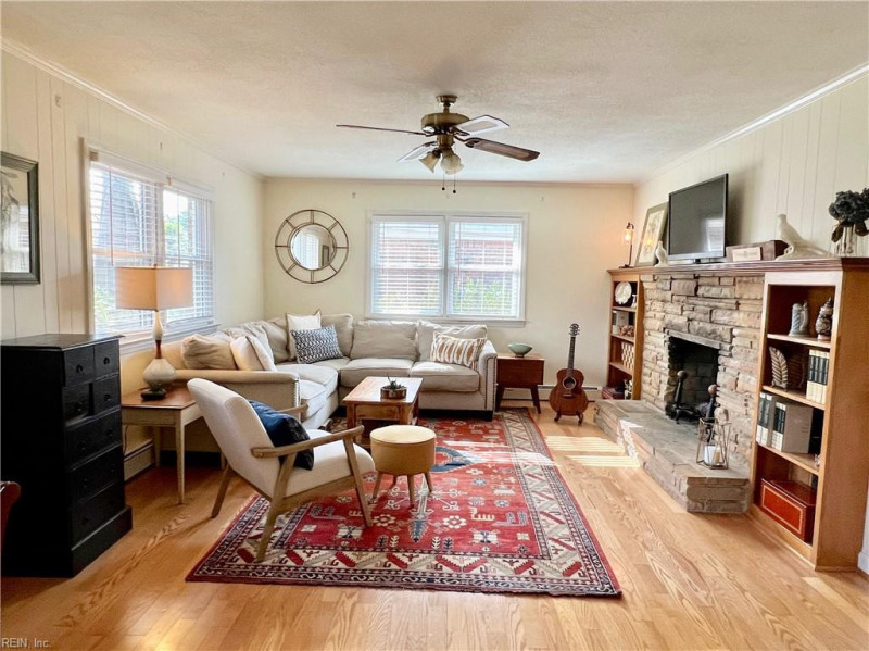 Photo 15 of 44 residential for sale in Virginia Beach virginia