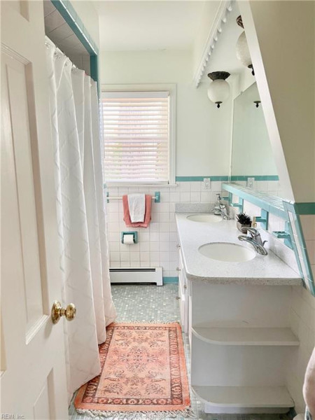 Photo 23 of 44 residential for sale in Virginia Beach virginia
