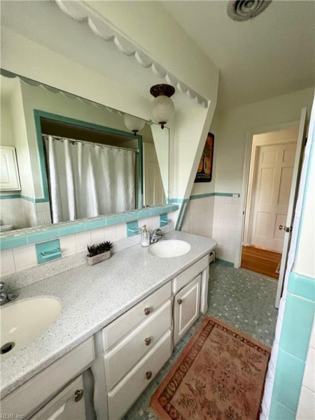 Photo 24 of 44 residential for sale in Virginia Beach virginia