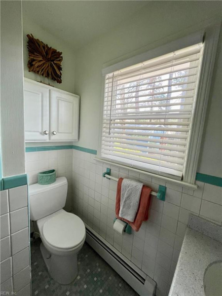 Photo 25 of 44 residential for sale in Virginia Beach virginia
