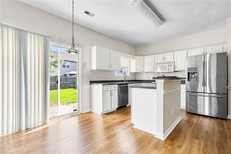 Photo 12 of 32 residential for sale in Virginia Beach virginia