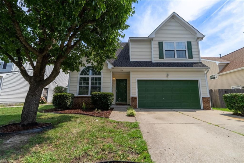 Photo 2 of 32 residential for sale in Virginia Beach virginia