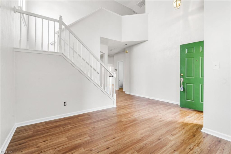Photo 4 of 32 residential for sale in Virginia Beach virginia