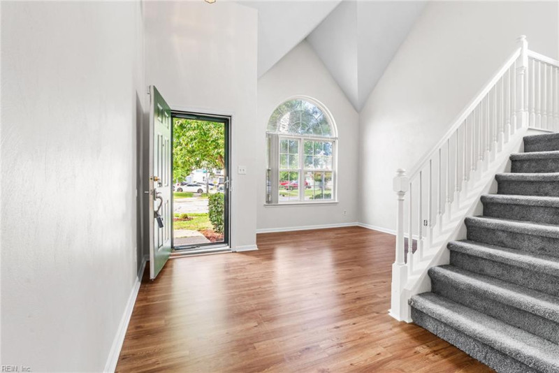 Photo 5 of 32 residential for sale in Virginia Beach virginia