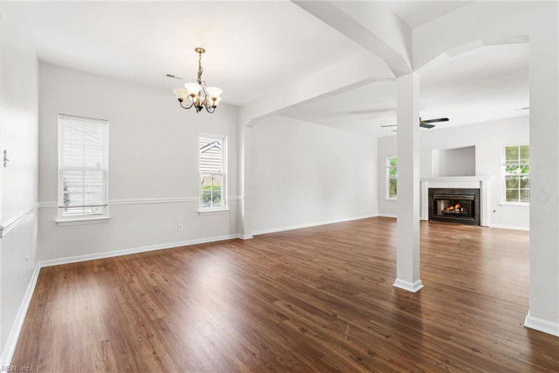 Photo 7 of 32 residential for sale in Virginia Beach virginia