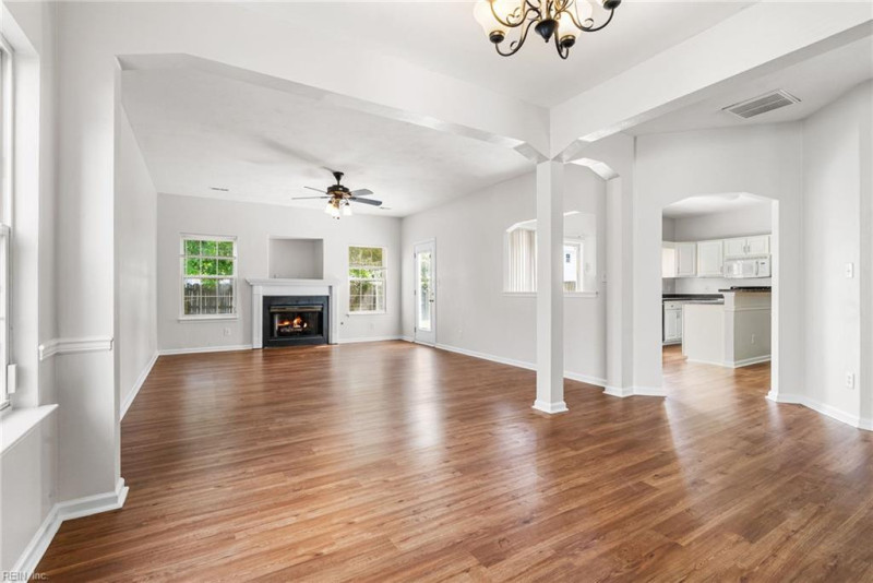 Photo 8 of 32 residential for sale in Virginia Beach virginia