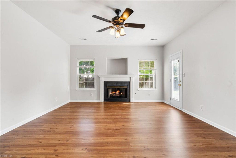 Photo 9 of 32 residential for sale in Virginia Beach virginia
