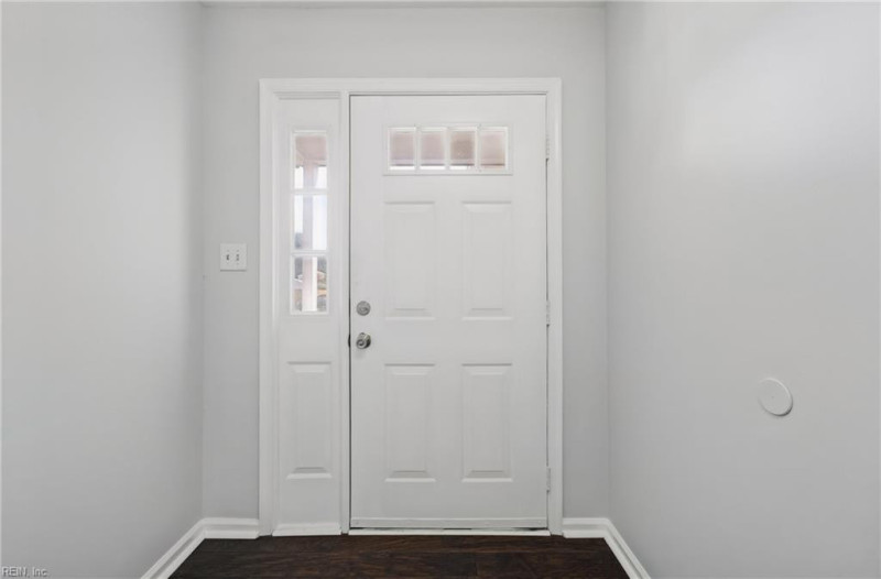 Photo 3 of 36 residential for sale in Hampton virginia