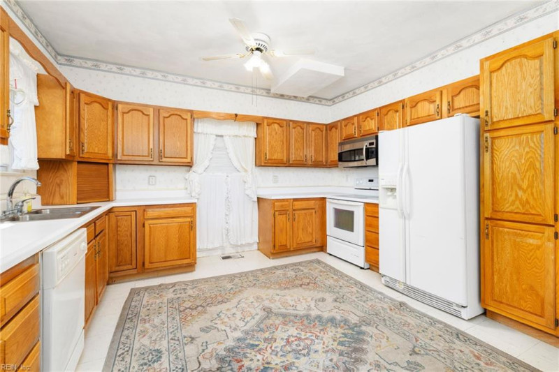 Photo 4 of 30 residential for sale in Emporia virginia