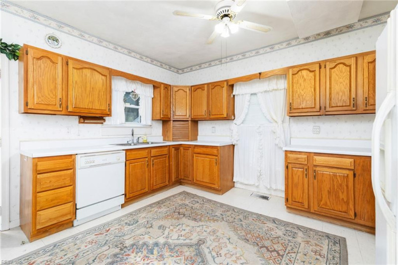 Photo 5 of 30 residential for sale in Emporia virginia
