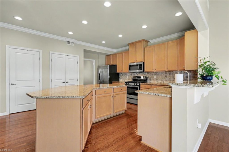 Photo 7 of 50 residential for sale in Williamsburg virginia