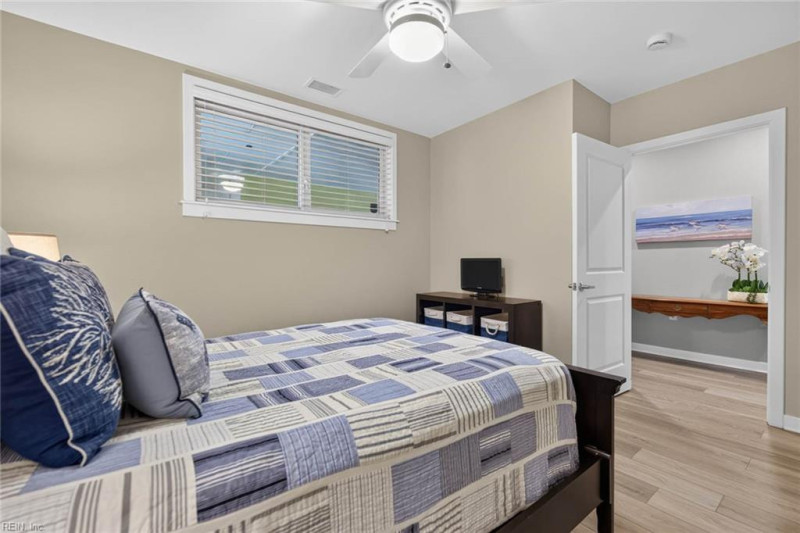 Photo 4 of 42 residential for sale in Virginia Beach virginia