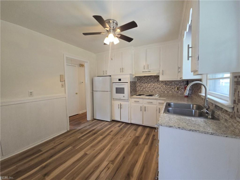 Photo 15 of 45 residential for sale in Hampton virginia