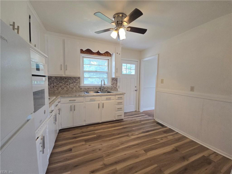 Photo 20 of 45 residential for sale in Hampton virginia