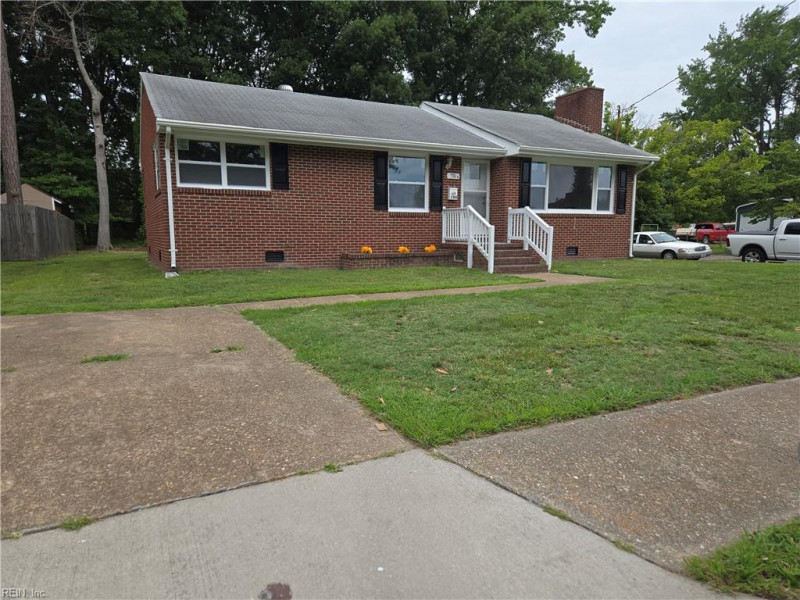 Photo 3 of 45 residential for sale in Hampton virginia